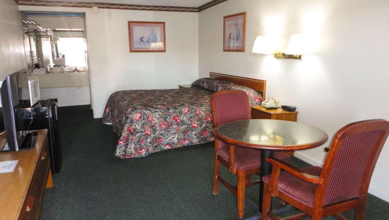 Budget Inn Franklinton Buitenkant foto