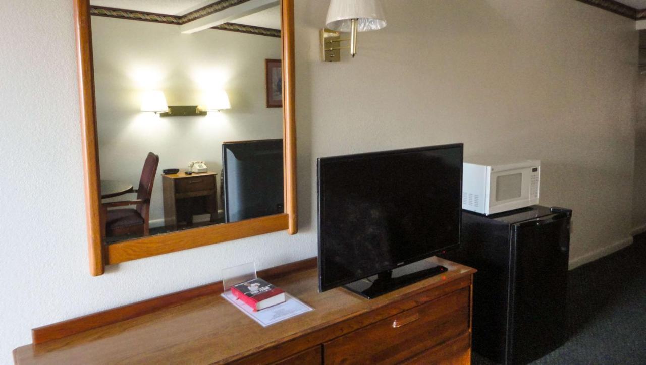 Budget Inn Franklinton Buitenkant foto