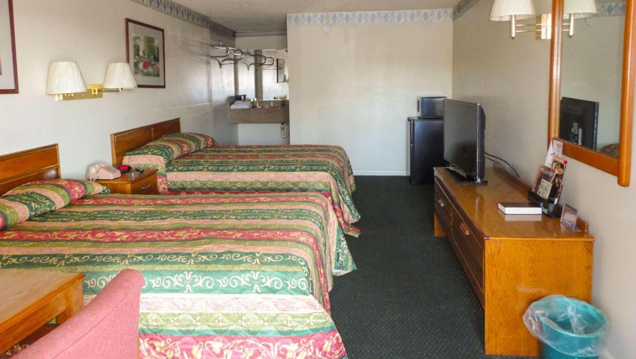 Budget Inn Franklinton Buitenkant foto