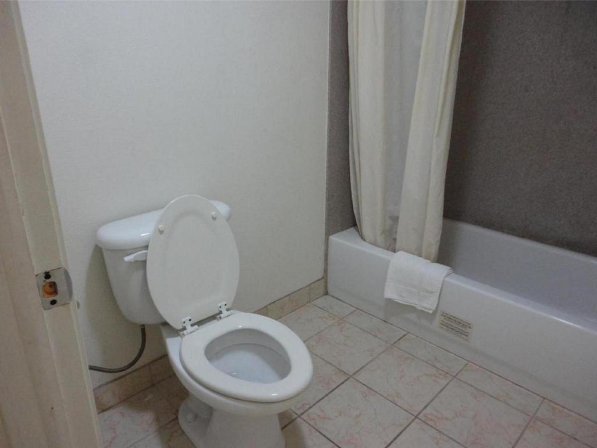 Budget Inn Franklinton Buitenkant foto