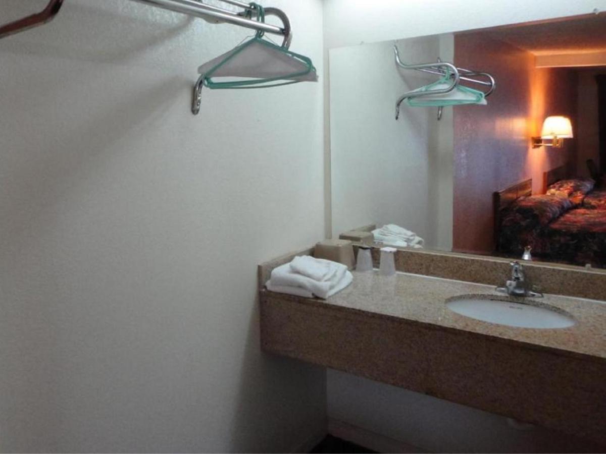 Budget Inn Franklinton Buitenkant foto