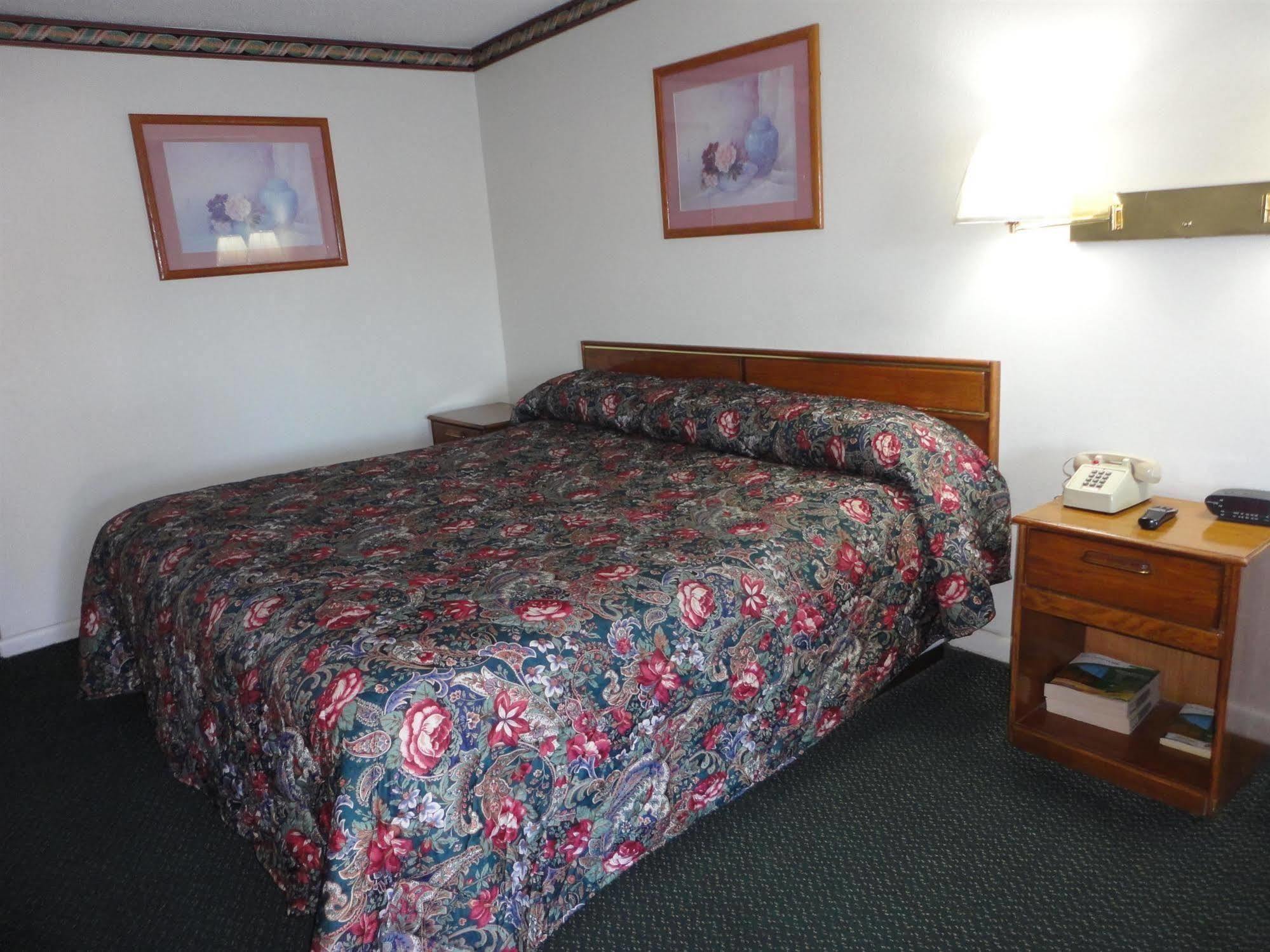 Budget Inn Franklinton Buitenkant foto